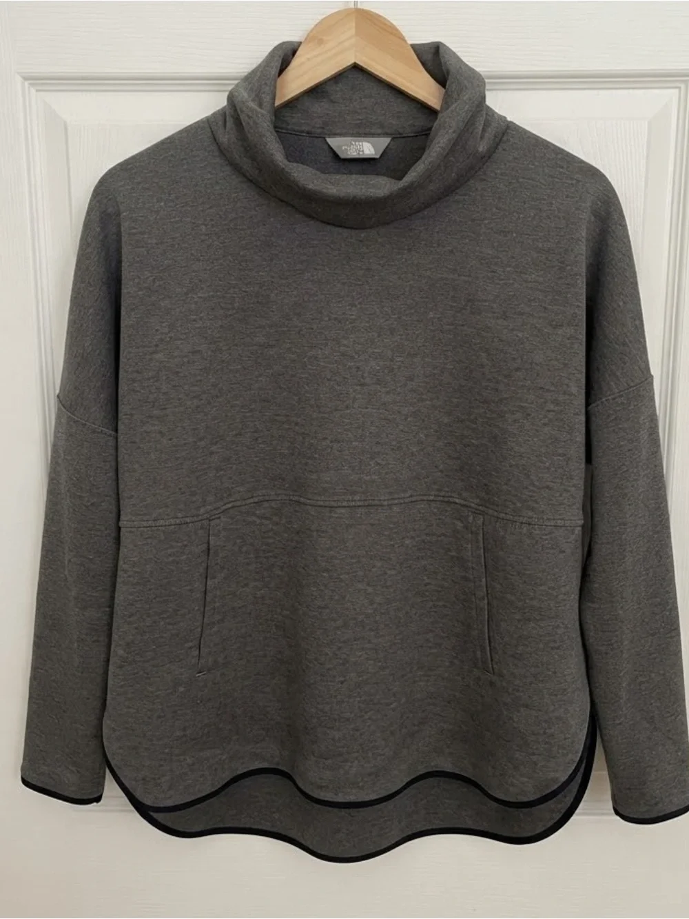 Pullover • NWOT The North Face • Cozy Slacker Poncho Pullover Grey Size Large